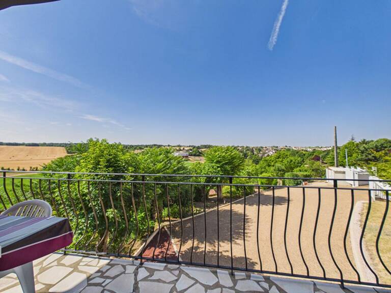 Maison de 105 m2 au coeur de Montamisé , 3 chambres, jardin, garage , grand sous sol — photo 1