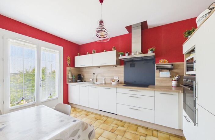 Maison de 105 m2 au coeur de Montamisé , 3 chambres, jardin, garage , grand sous sol — photo 3