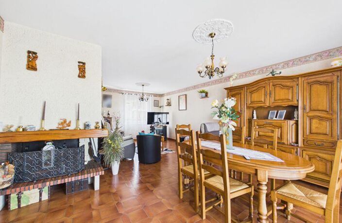 Maison de 105 m2 au coeur de Montamisé , 3 chambres, jardin, garage , grand sous sol — photo 4