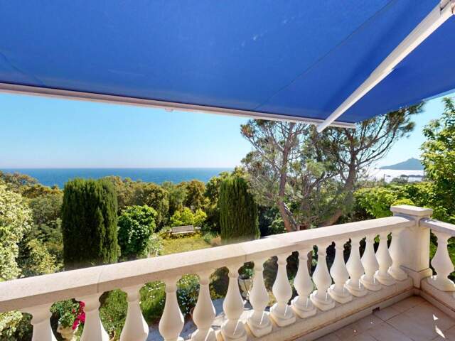 VILLA 150m² - ANTHÉOR - VUE MER et DRAMONT - DOMAINE PRIVÉ — photo du bien