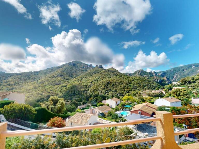 Villa avec vue panoramique sur l'Esterel et garage 2 voitures — photo 1