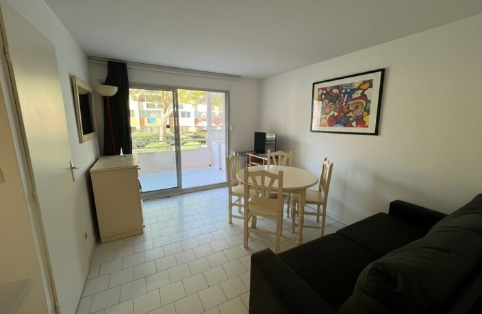 APPARTEMENT MEUBLÉ AVEC CABINE FERMÉE – LOGGIA 10M² – PISCINE & PARKING – LE CAP D'AGDE — photo 3