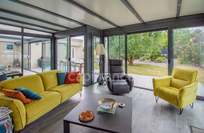 SAUJON – MAISON CONTEMPORAINE AVEC PISCINE INTERIEURE — photo 3