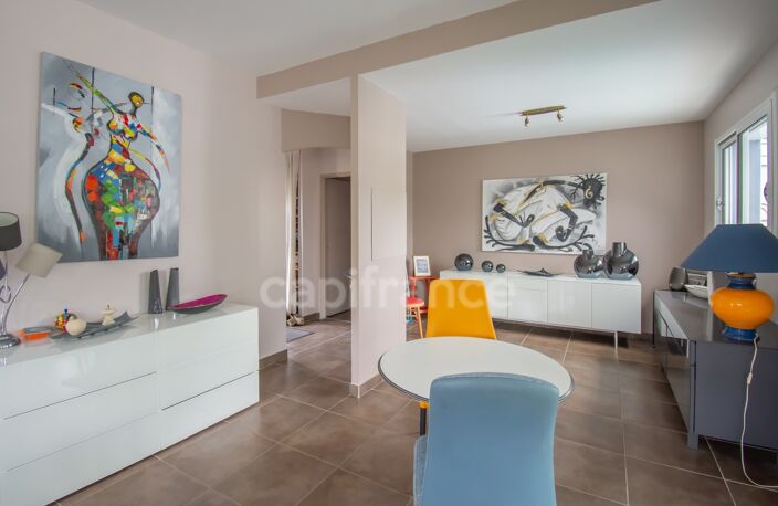 SAUJON – MAISON CONTEMPORAINE AVEC PISCINE INTERIEURE — photo 5