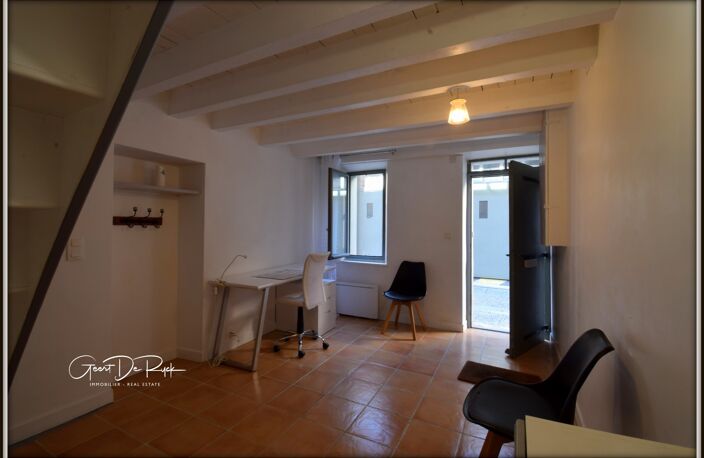 CARCASSONNE Centre ville. Maison de ville T4 71 m²- prête à vivre - Vendue meublée - 94000 € — photo 2