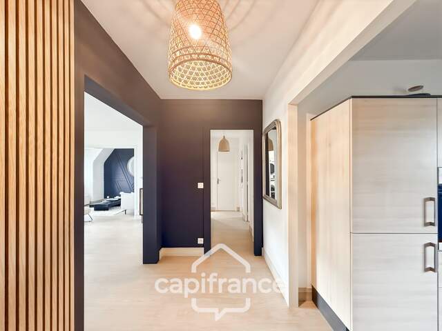 À VENDRE PONTIVY – Appartement rénové de plus de 73 m² au dernier étage, à 500 m du centre-ville — photo du bien