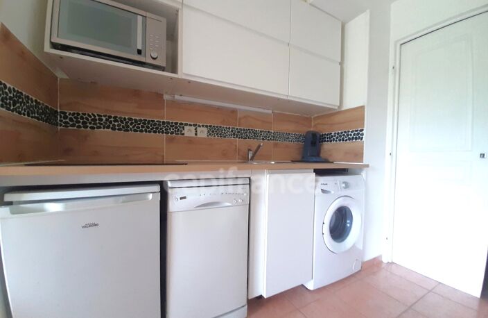 APPARTEMENT T2 TERRASSE + PARKING + PISCINE / 100M PLAGES  à vendre SIX-FOURS-LES-PLAGES (83) — photo 4