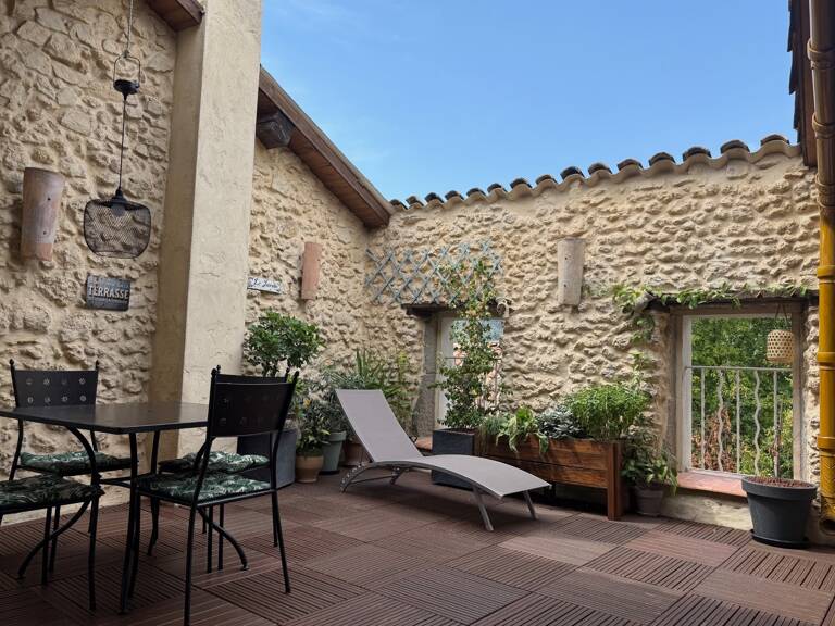 Maison de village en pierre rénovée avec terrasse tropézienne à Argeliers – 173 m² — photo 1