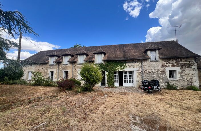 LONGÈRE DE CARACTÈRE – 230 m² – CHARME, VOLUMES & AUTHENTICITÉ – 20 MINUTES AU NORD DE CHÂTELLERAULT — photo 2
