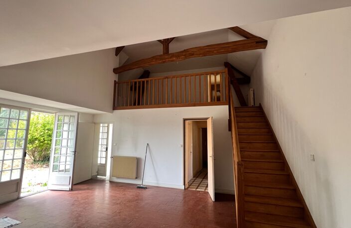 LONGÈRE DE CARACTÈRE – 230 m² – CHARME, VOLUMES & AUTHENTICITÉ – 20 MINUTES AU NORD DE CHÂTELLERAULT — photo 3