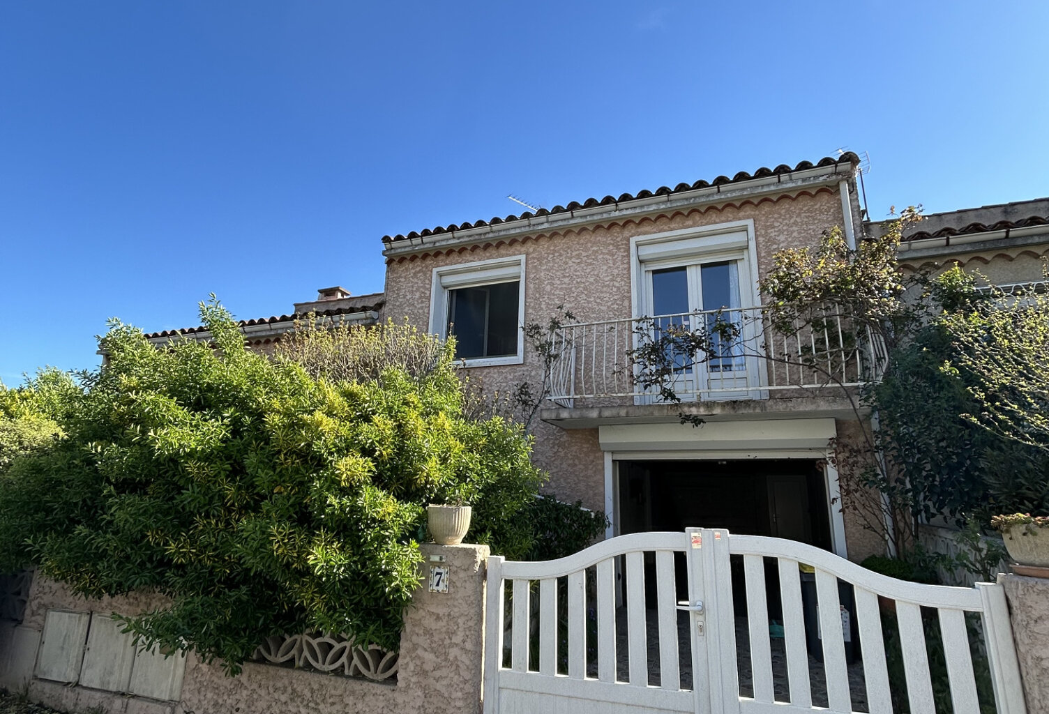 Villa 3 chambres avec sous-sol et garage — photo 1