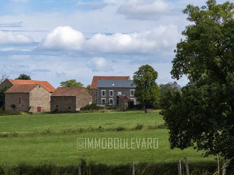 À vendre : maison avec 3 granges et beau potentiel (23) — photo 1