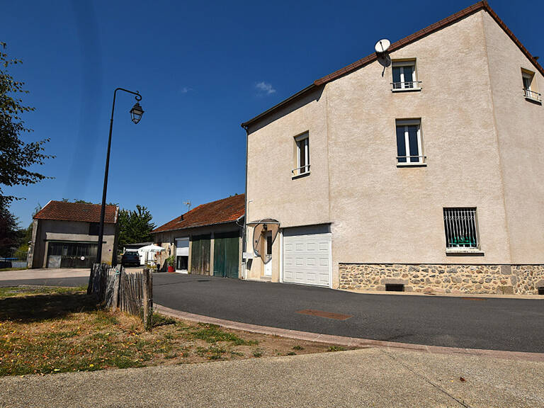 MAISON DE VILLAGE 123M². LE MAYET DE MONTAGNE — photo 1