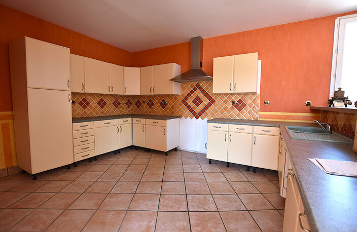 MAISON DE VILLAGE 123M². LE MAYET DE MONTAGNE — photo 4