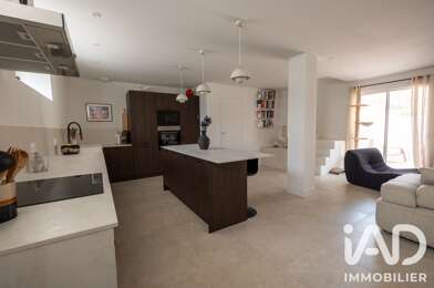 Maison 6 pièces 420700 €