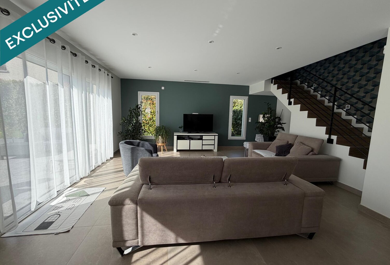 Les Mesneux  Maison contemporaine de 170 m²  4 chambres — photo 1
