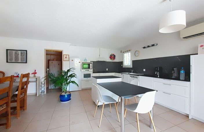 Villa 4 faces avec piscine et grand parc arboré — photo 4
