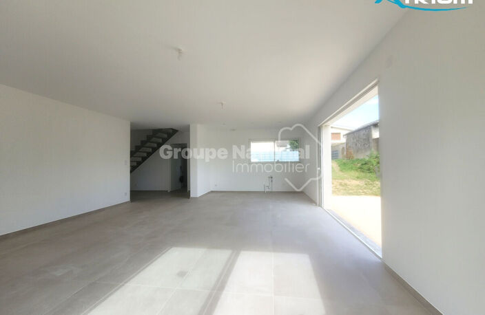 Maison contemporaine T6 de 135,40 m² avec garage et jardin — photo 3