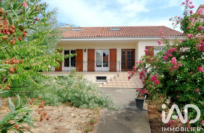Vente Maison/villa 7 pièces — photo 2