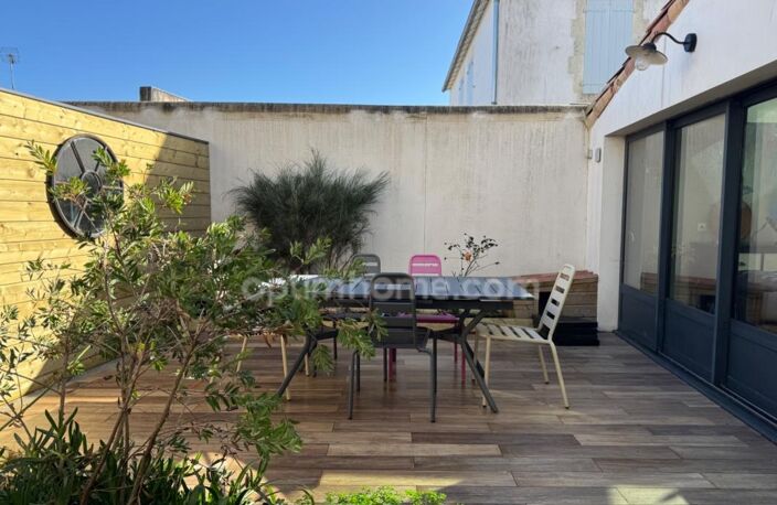 LA FLOTTE-EN-RÉ – BEL ENSEMBLE IMMOBILIER AVEC DEUX MAISONS — photo 2
