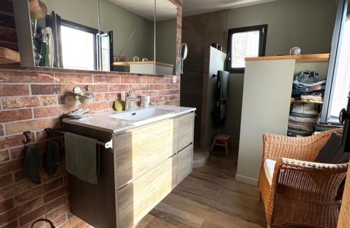 LA FLOTTE-EN-RÉ – BEL ENSEMBLE IMMOBILIER AVEC DEUX MAISONS — photo 4