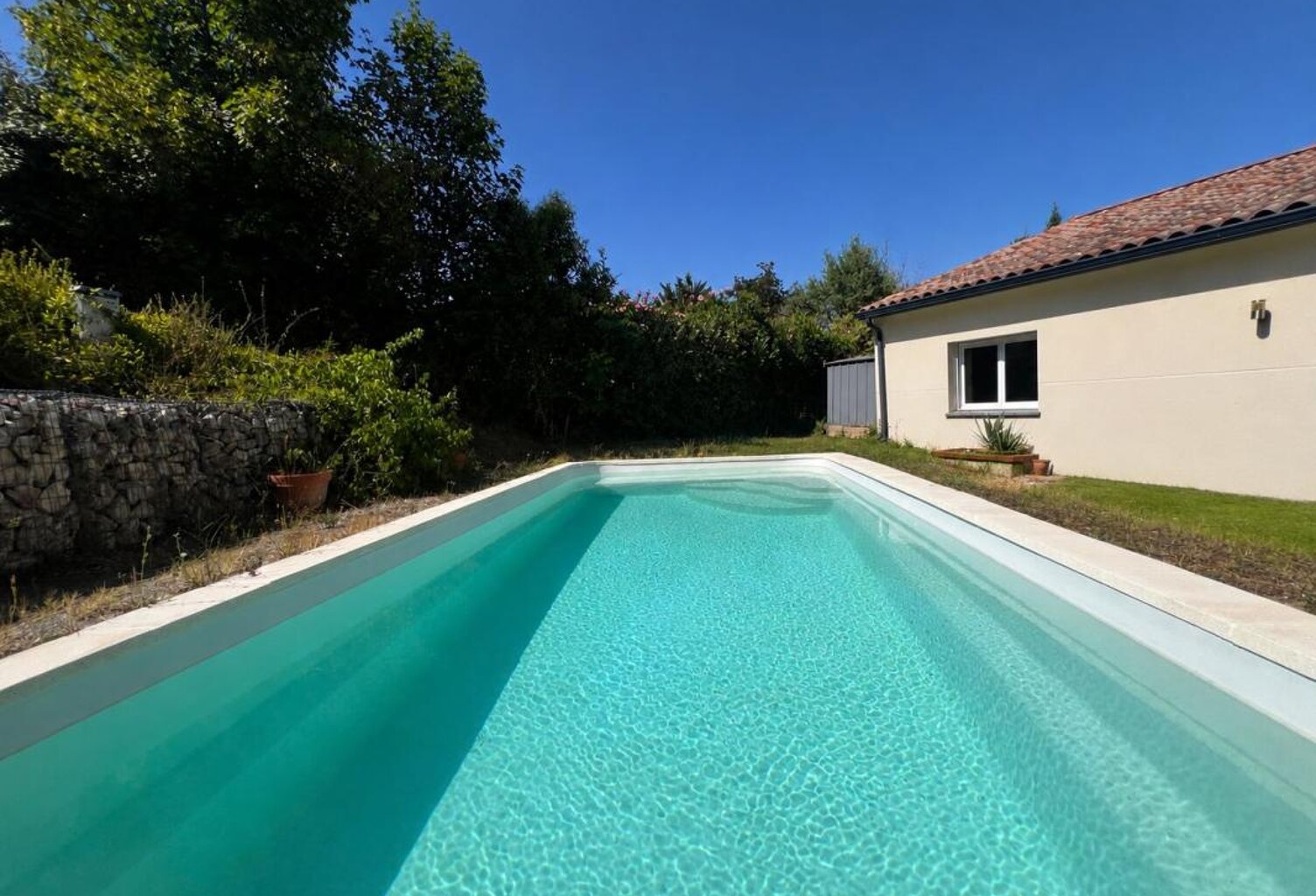 Castanet Tolosan Maison recente de 2012 de Type 7 avec sous-sol, piscine et vue dégagée sur terrain de 2 300 m² — photo 1