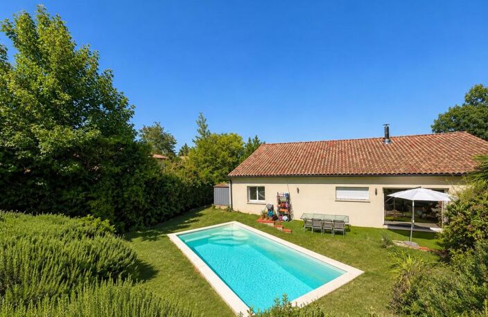 Castanet Tolosan Maison recente de 2012 de Type 7 avec sous-sol, piscine et vue dégagée sur terrain de 2 300 m² — photo 4