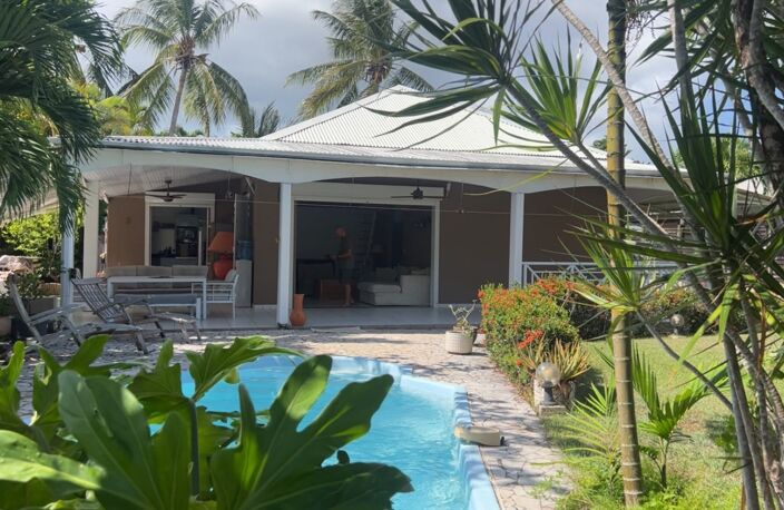 A CONVENANCE VUE DEGAGEE Villa avec piscine et garage — photo 2
