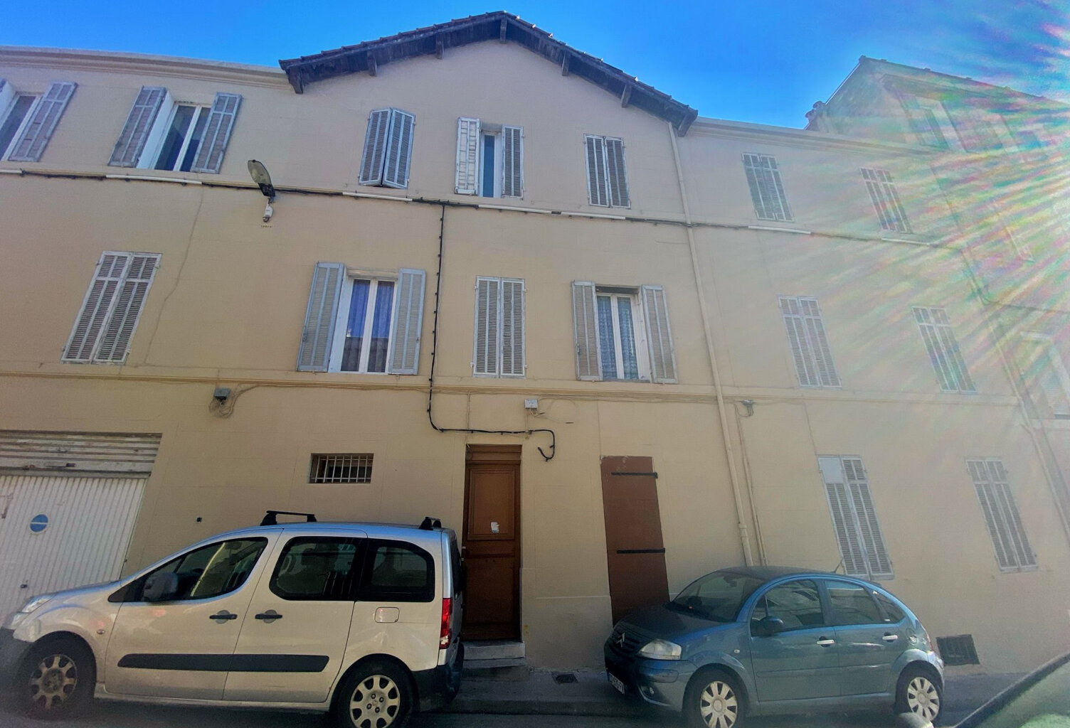 Immeuble de rapport à Vendre — photo 1