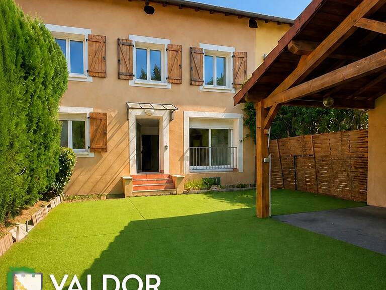 Maison de plain-pied 3 chambres avec jardin et stationnement privatif. — photo 1