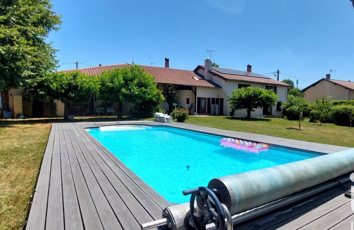 Vente Maison/villa 10 pièces — photo 2