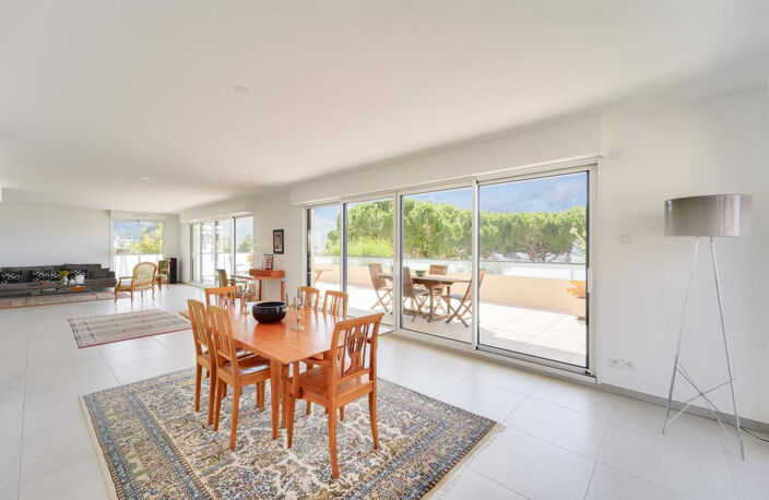 Nice Cimiez - Rare - Toit-terrasse avec espace de vie de 152 m2 et ses deux immenses terrasses — photo 2
