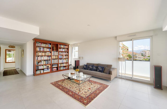 Nice Cimiez - Rare - Toit-terrasse avec espace de vie de 152 m2 et ses deux immenses terrasses — photo 3