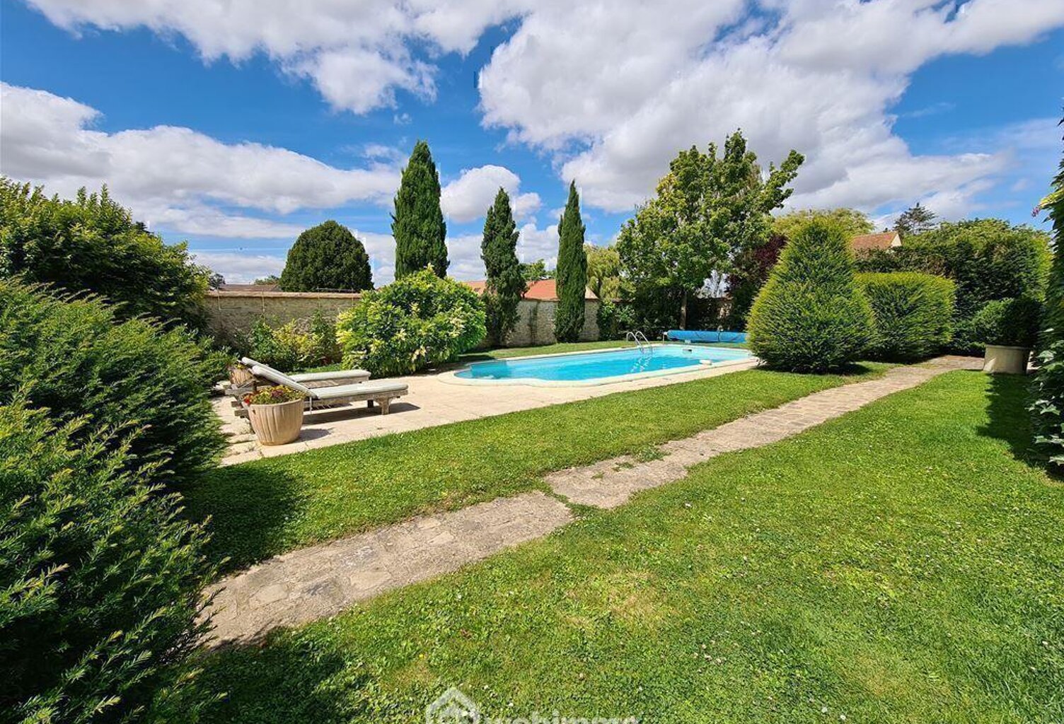 Maison - 192m² - Étampes — photo 1