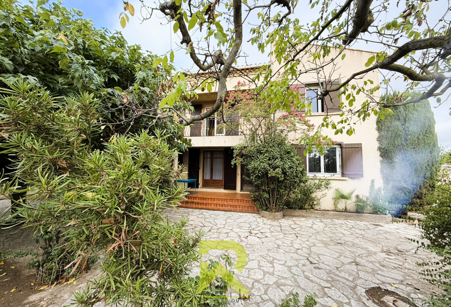 VILLA AVEC DEPENDANCE — photo 1