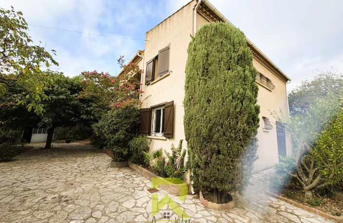 VILLA AVEC DEPENDANCE — photo 2