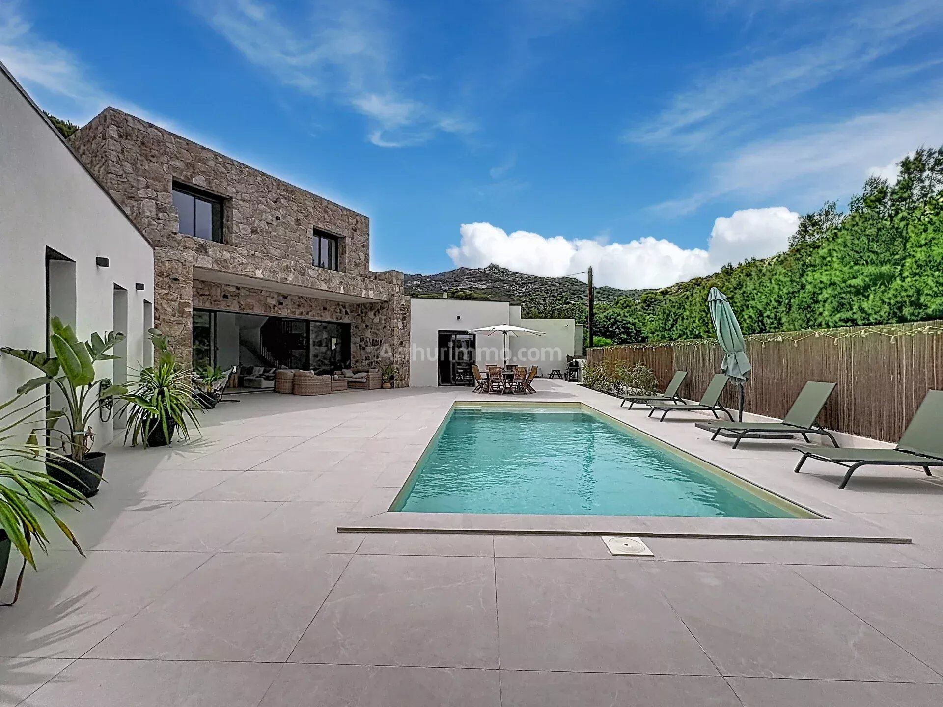 Maison 5 pièces 181 m² · à Calvi · 181 m² · 1 180 000 €