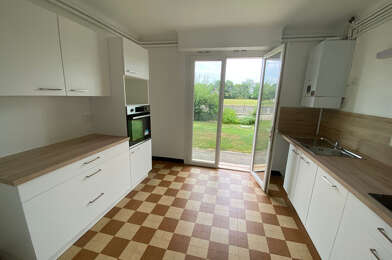 Appartement 3 pièces 745 €