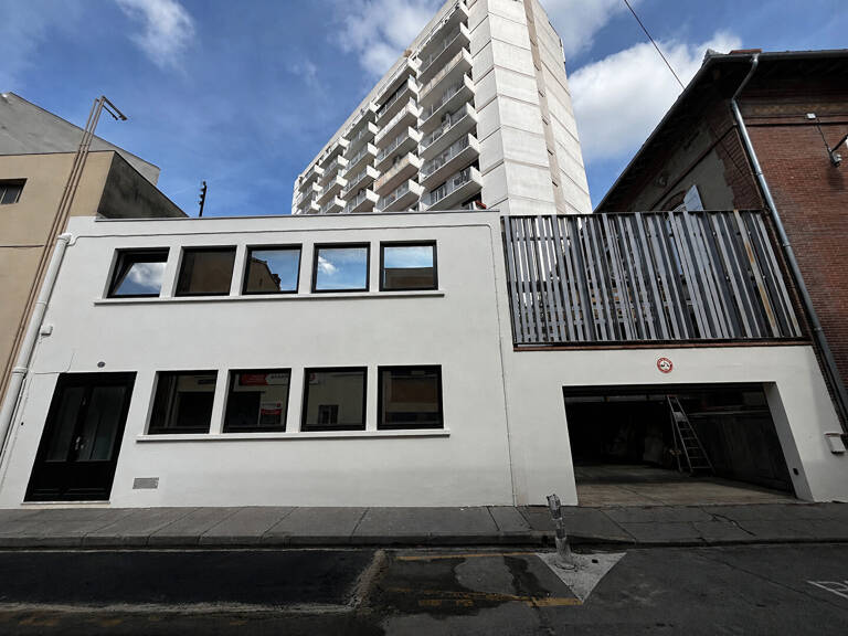TOULOUSE - LES CHALETS - IMMEUBLE DE 242,10 M²  DE BUREAUX OU  D'HABITATION AVEC ROOFTOP. DE 93,40 M² — photo 1