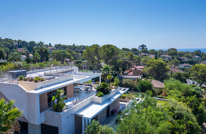 APPARTEMENT VILLA TOIT 5 PIECES VUE MER PANORAMIQUE TERRASSE SOLARIUM  JACCUZZI PISCINE GARAGE PLAGE ET COMMERCES A PIED A SAINT RAPHAEL BOULOURIS — photo 2