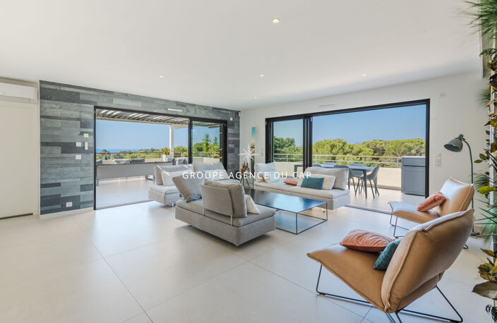 APPARTEMENT VILLA TOIT 5 PIECES VUE MER PANORAMIQUE TERRASSE SOLARIUM  JACCUZZI PISCINE GARAGE PLAGE ET COMMERCES A PIED A SAINT RAPHAEL BOULOURIS — photo 5