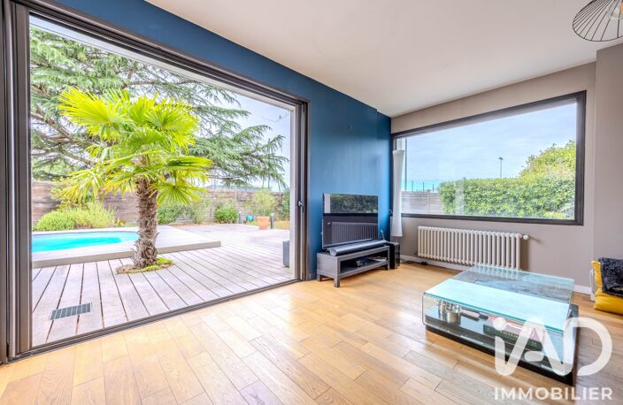 Vente Maison/villa 9 pièces — photo 2