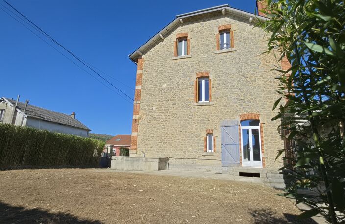 Vente Maison/villa 7 pièces — photo 2