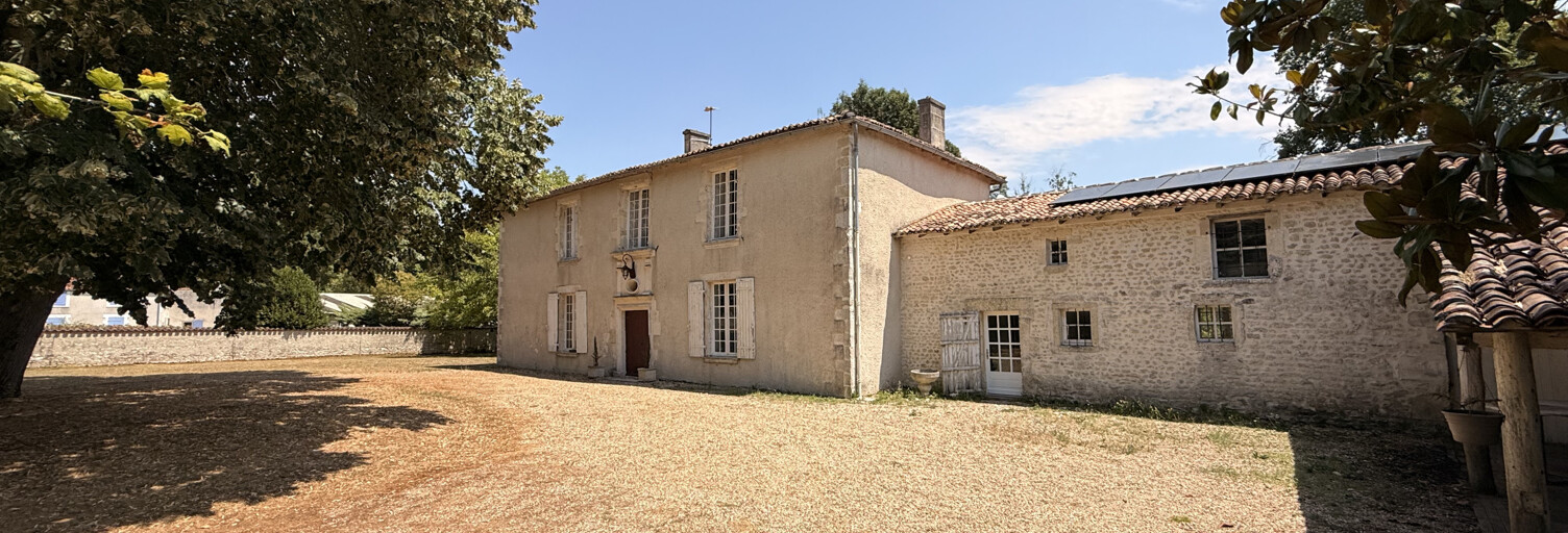Maison 8 Pièces 222 m² à vendre à Saint-Pardoult (17400)