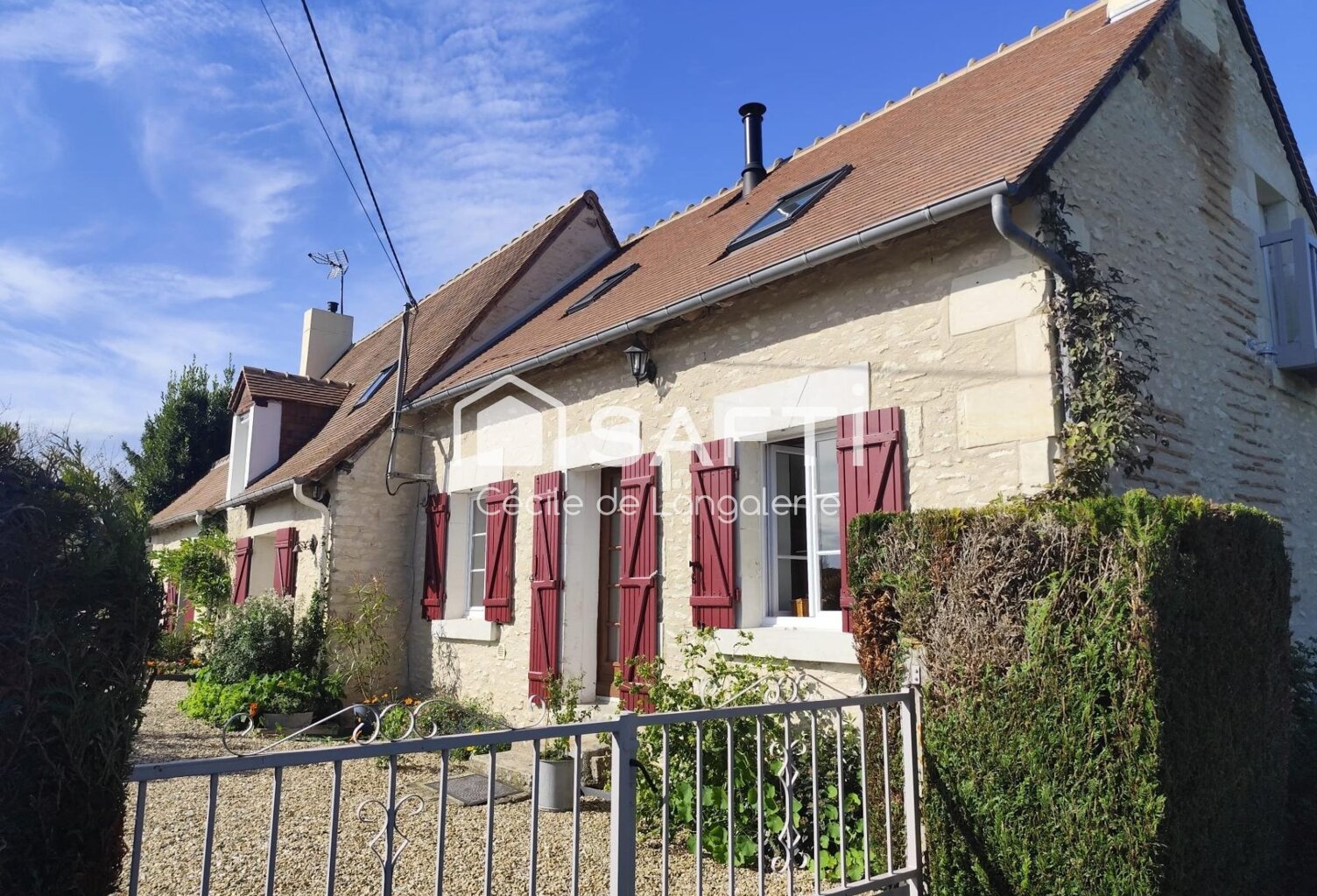 LONGERE ENTIEREMENT RENOVEE - JARDIN CLOS - — photo 1