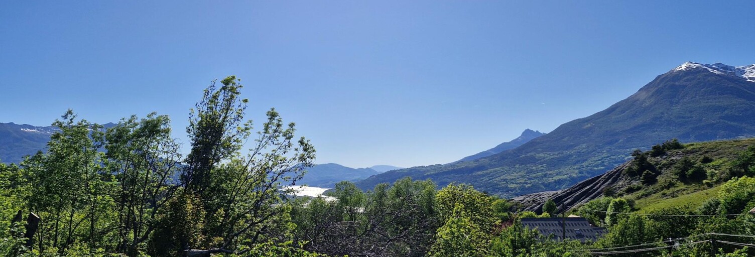 Terrain  915 m² à vendre à Saint-Sauveur (05200)