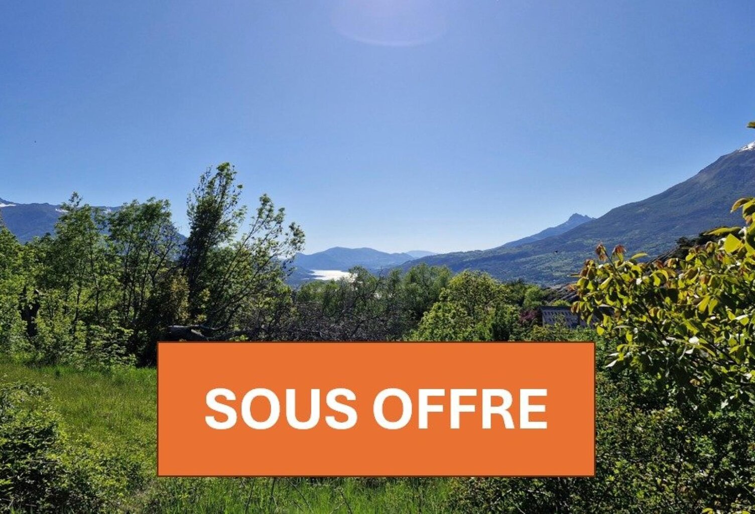 Terrain constructible de 915 m2 à Saint-Sauveur — photo 1