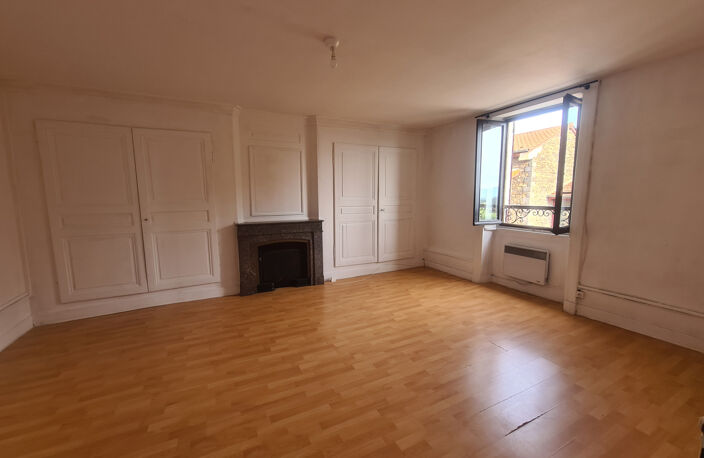 DUPLEX SPACIEUX, en coeur de village — photo 2