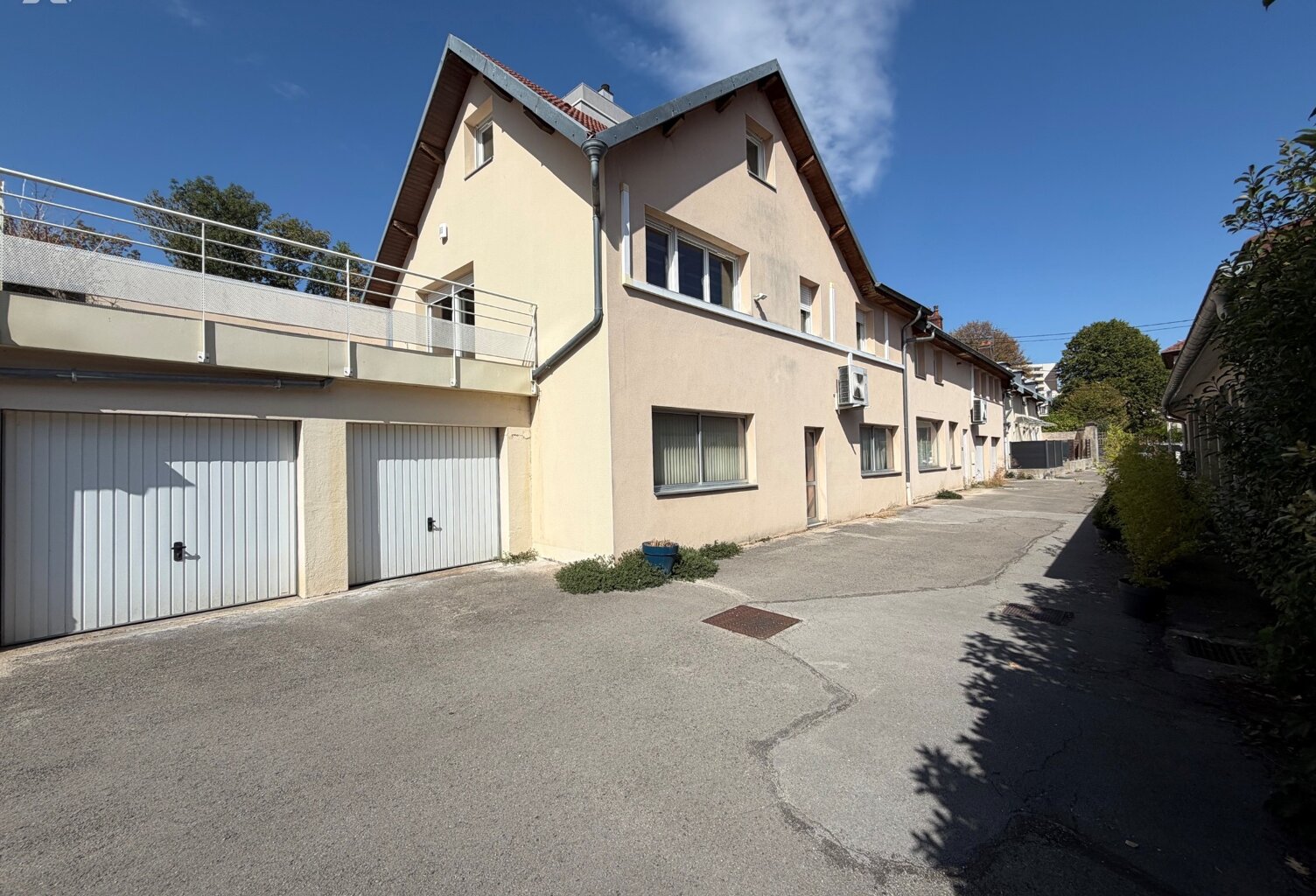 Vente immeuble   Besançon (25000) — photo 1