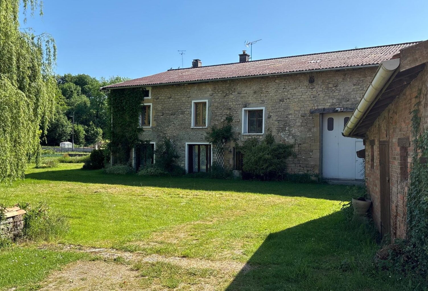 Maison de village en pierre — photo 1